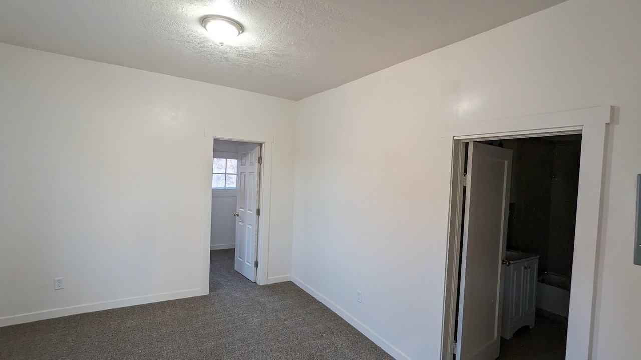 238 Nw, #2 - Photo 4 of 5