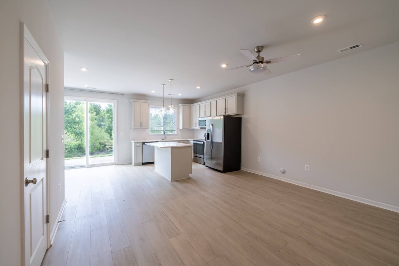 516 Rivanna Hill Way #E4 - Photo 4 of 23