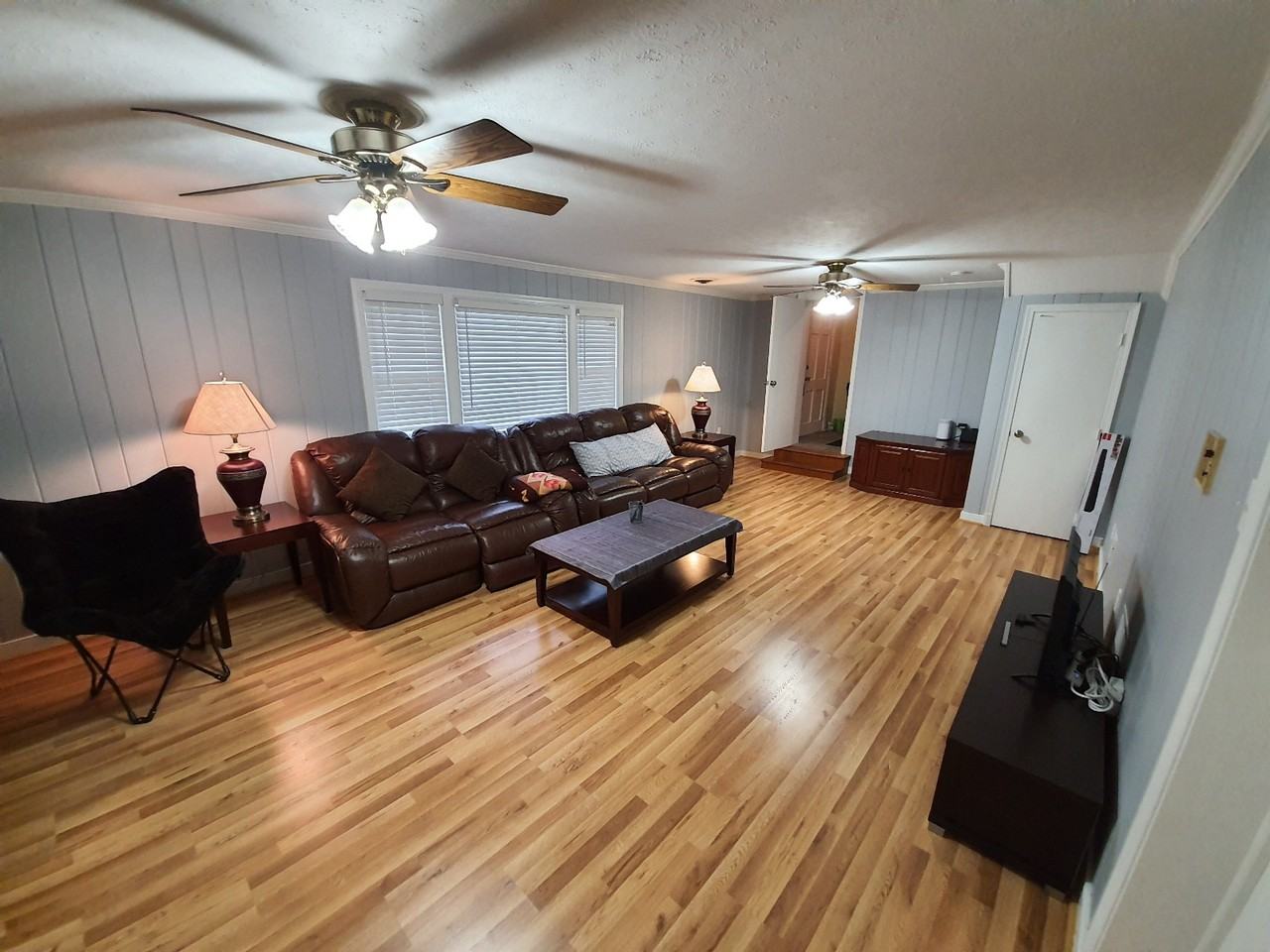 5320 Lingle Ln - Photo 5 of 25