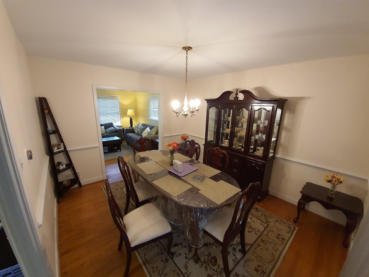 5320 Lingle Ln - Photo 6 of 25