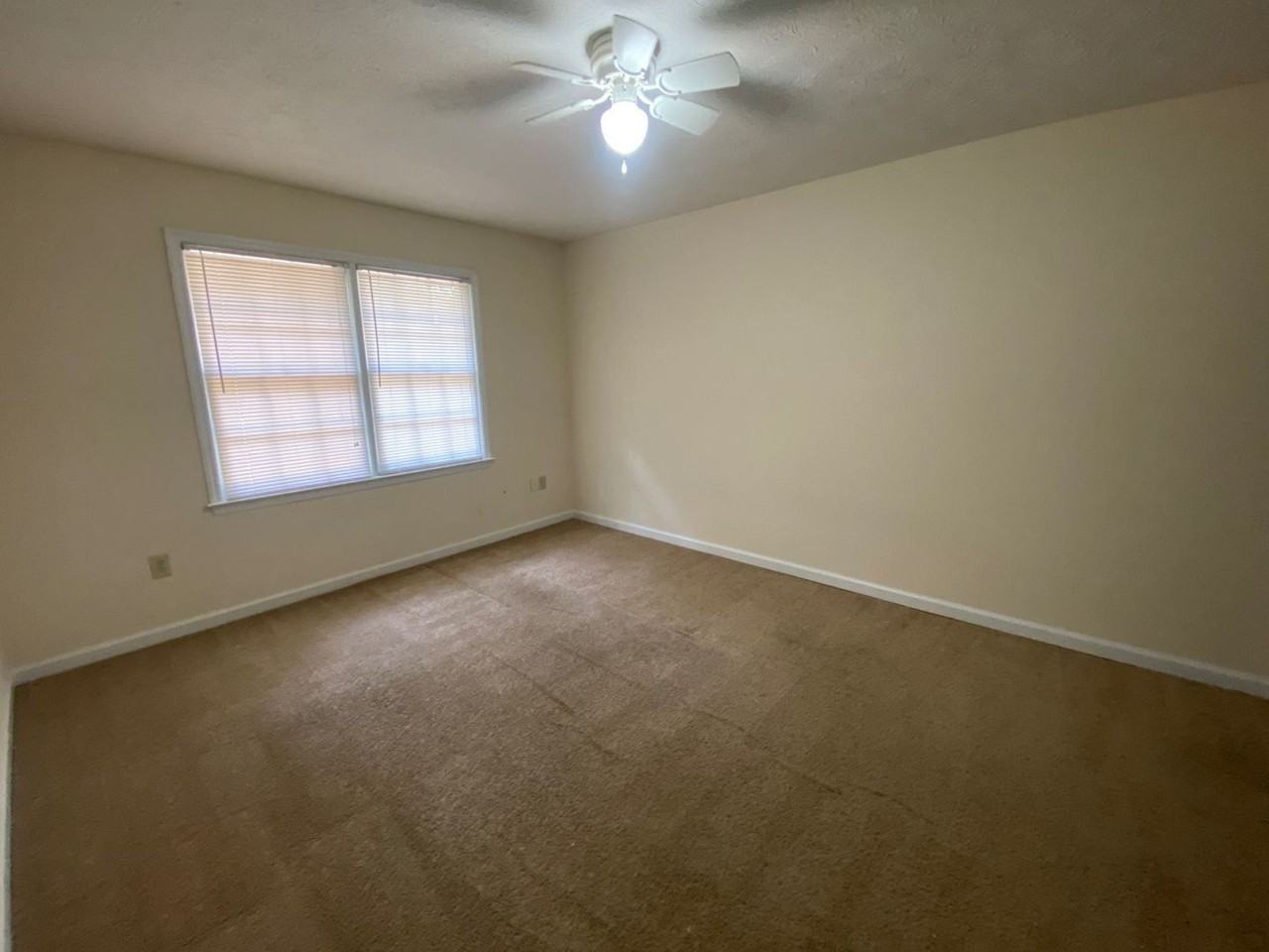 240 Highland Park Dr #240 - Photo 5 of 7