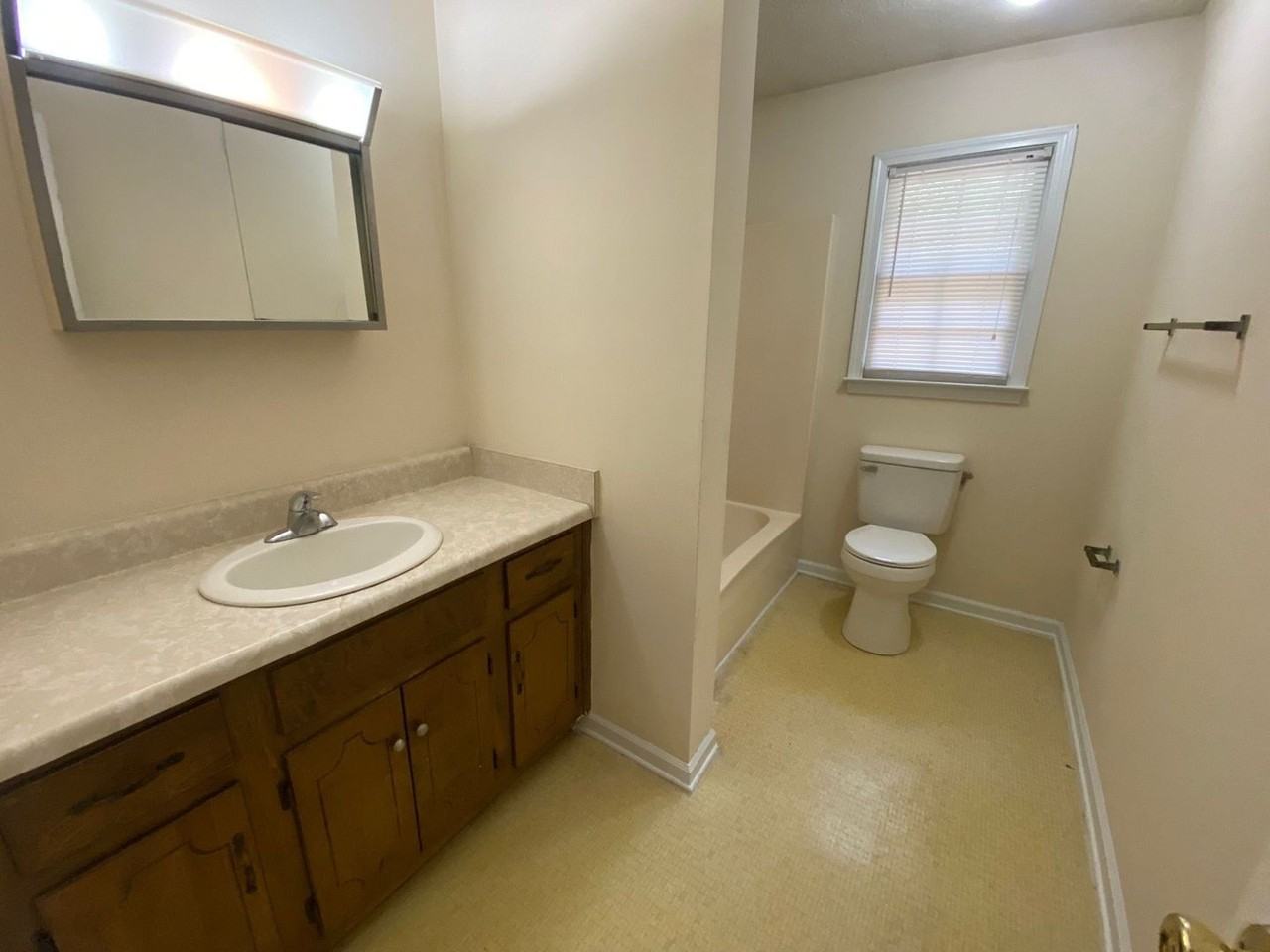 240 Highland Park Dr #240 - Photo 7 of 7