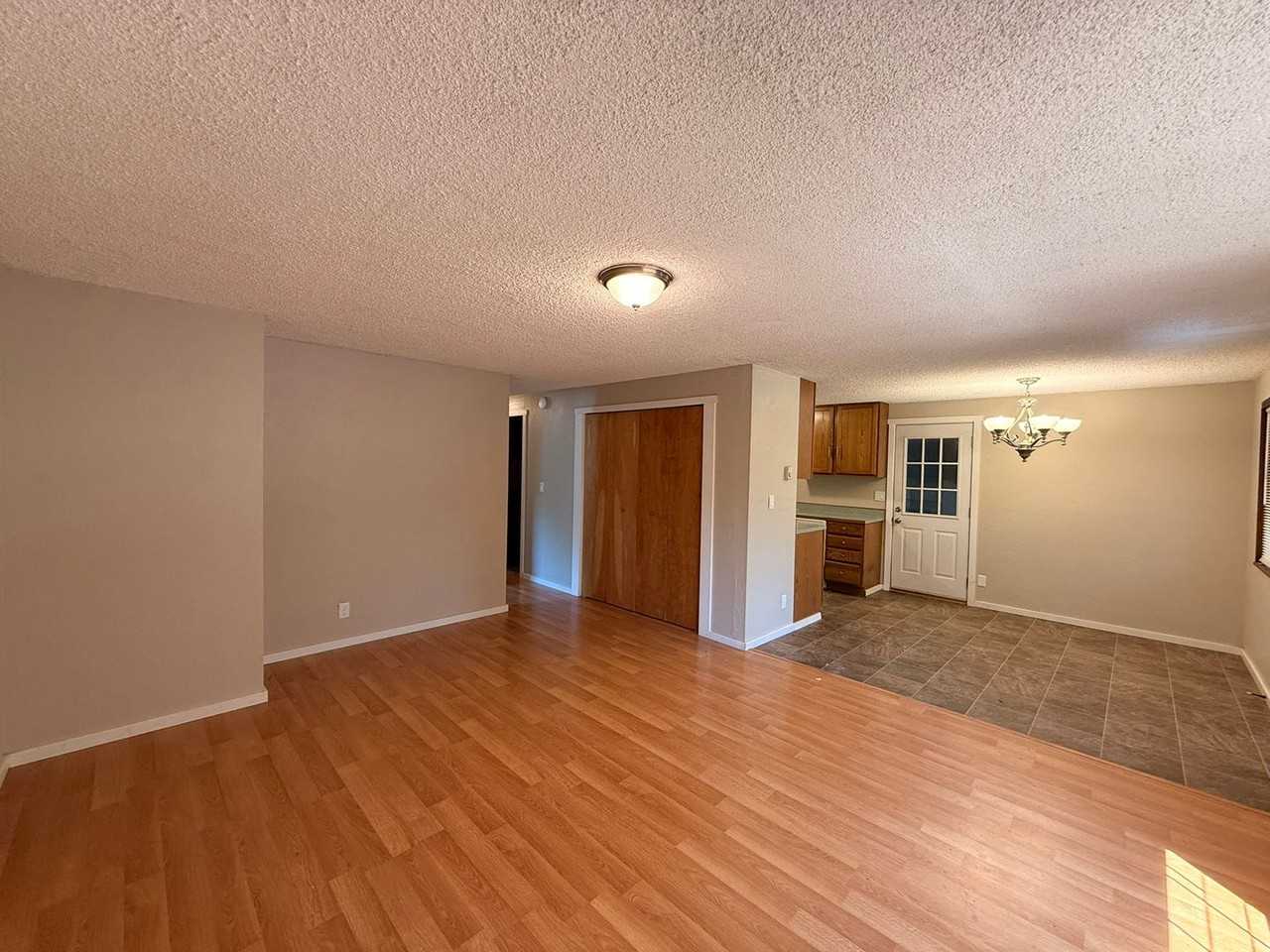 1465 Chase St - Photo 2 of 16