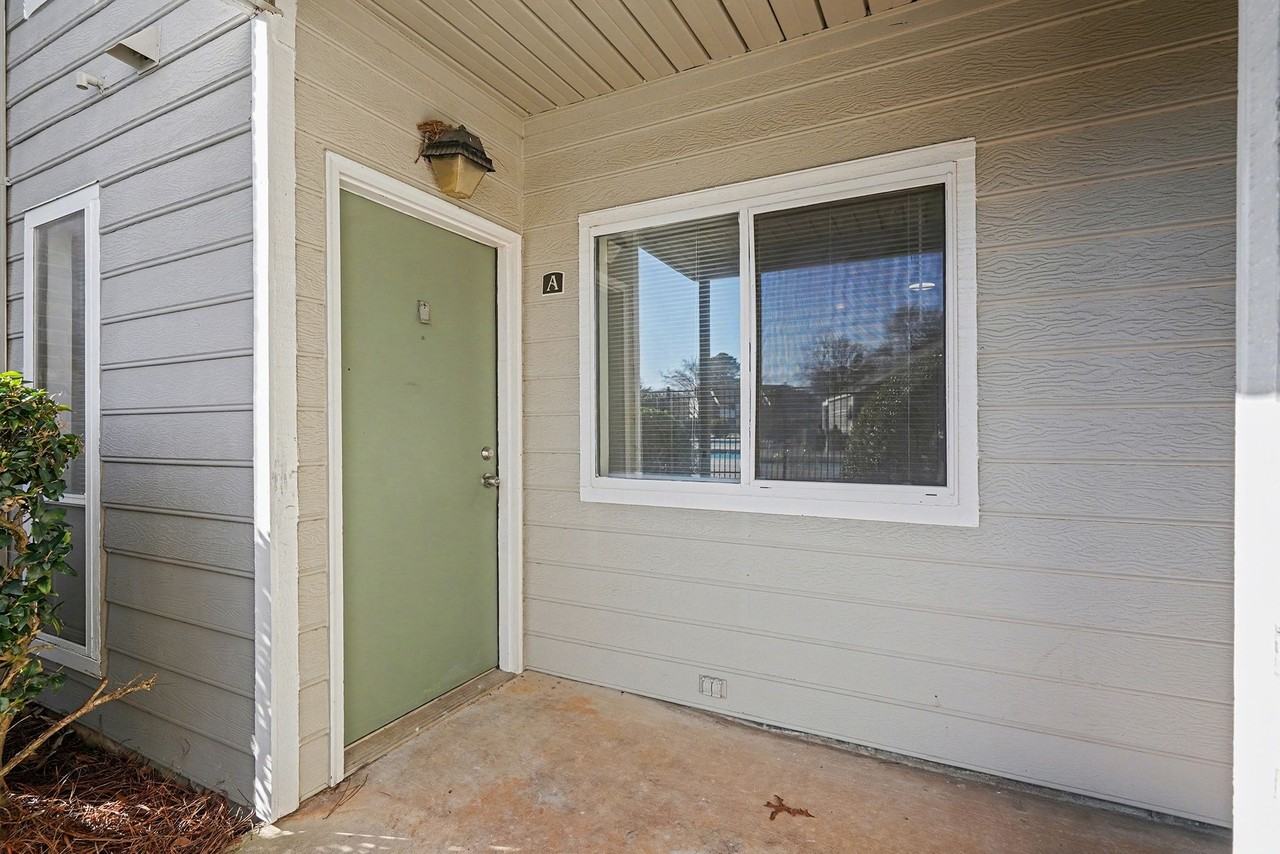 6148 Heath Ridge Ct - Photo 3 of 15