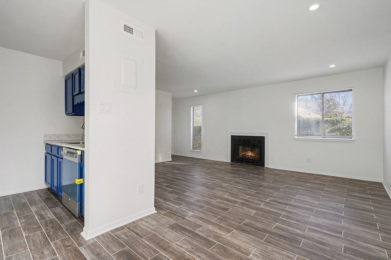 6148 Heath Ridge Ct - Photo 4 of 15