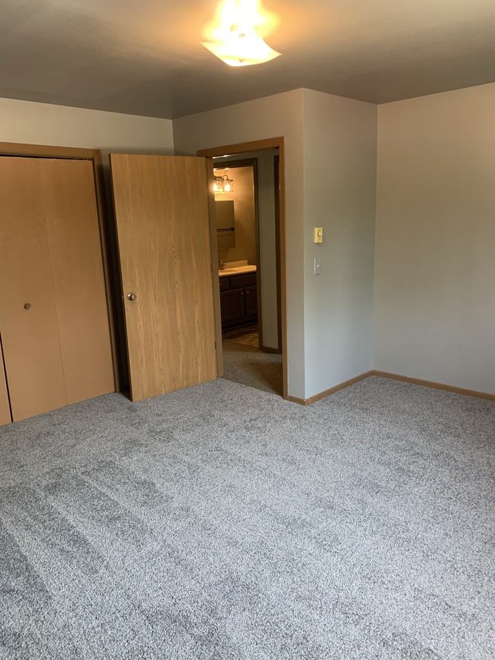 934 930, 932,Iowa Ave, #11 - Photo 7 of 10
