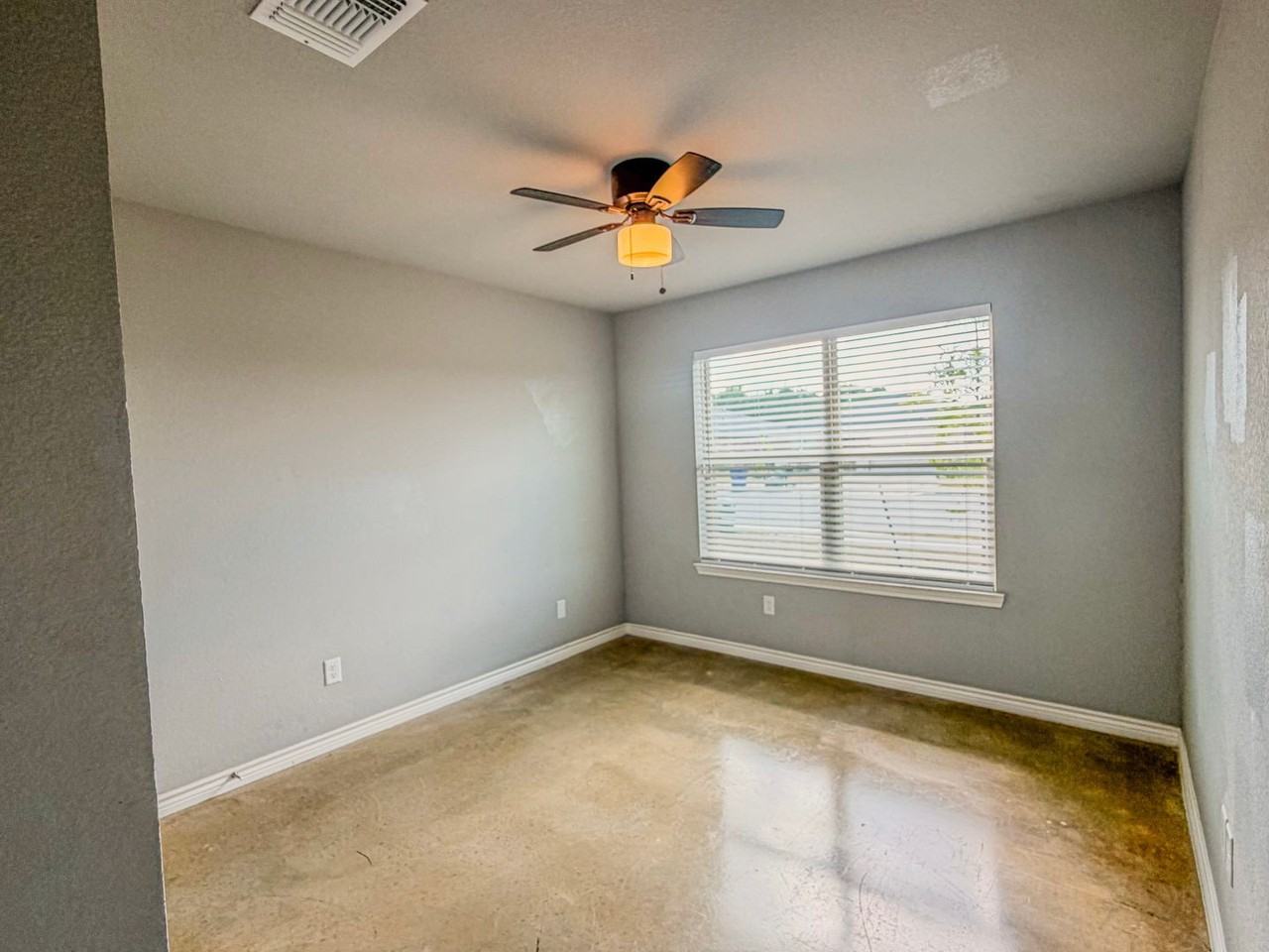 1459 Dryden Ave - Photo 7 of 14