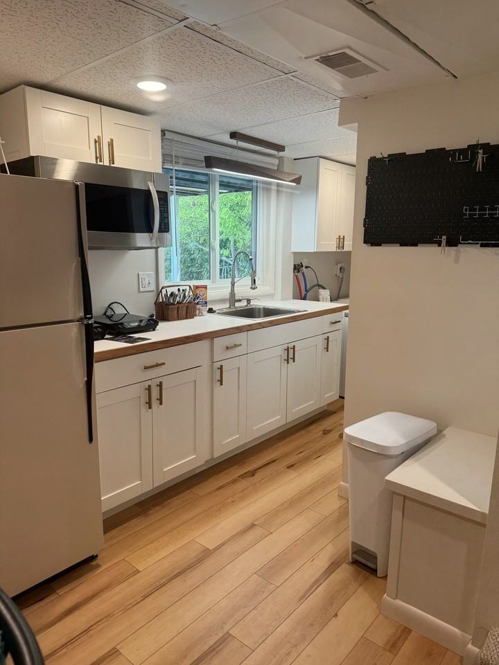1614 Stuart St #1 - Photo 7 of 12
