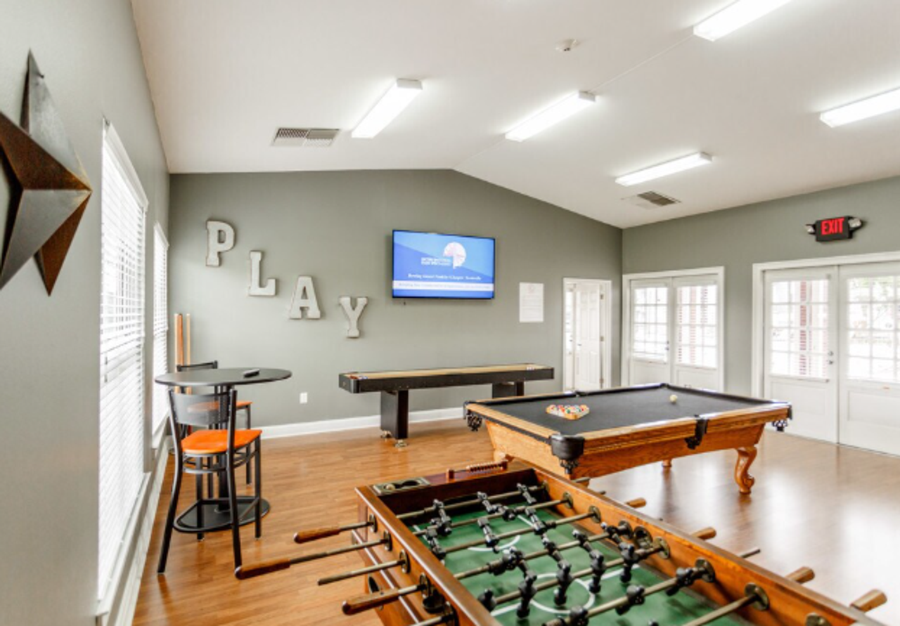 The Crown Apartments - Photo 5 of 16