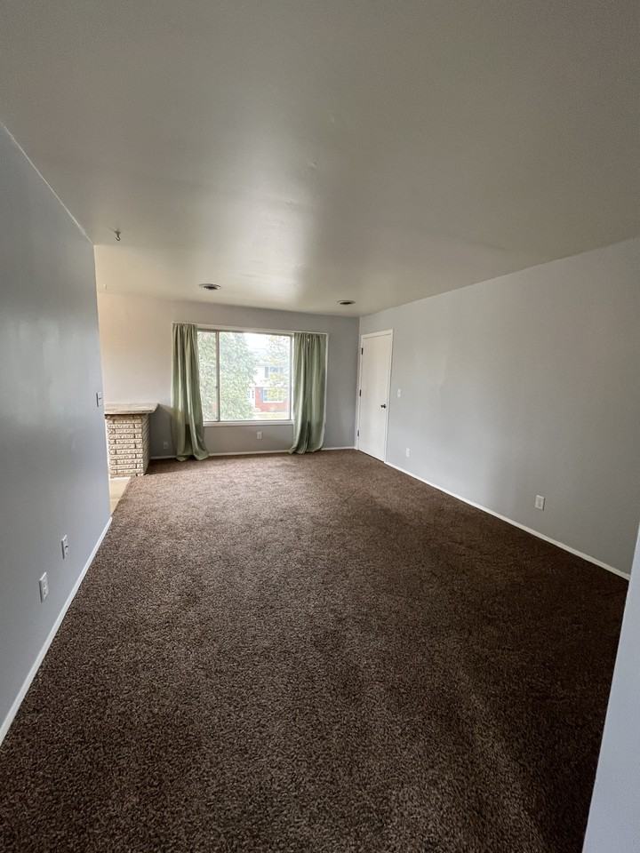 3703 Parkway Blvd #C - Photo 6 of 7