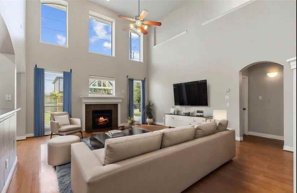 3531 Shoreview Ln - Photo 3 of 46