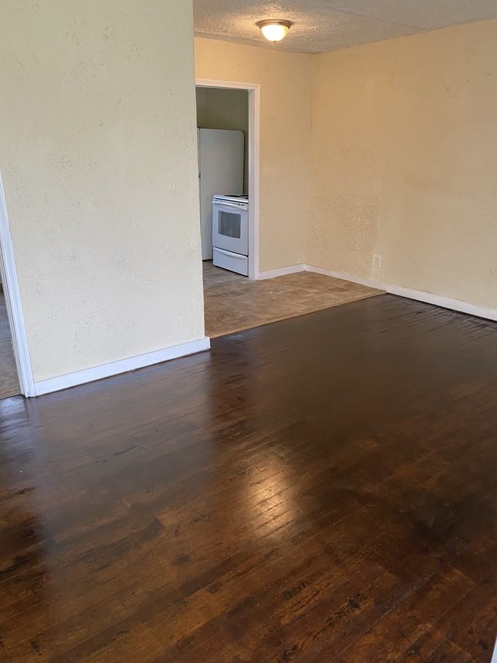 220 19th St Sw #220 - Photo 5 of 15