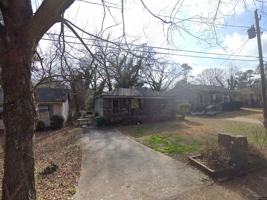 featured image of 3245 Gifford St
