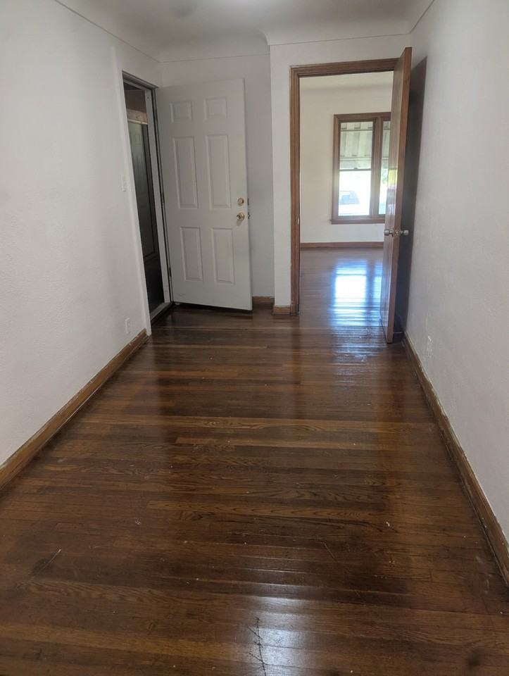 1951 N Summit St #1 - Photo 6 of 12