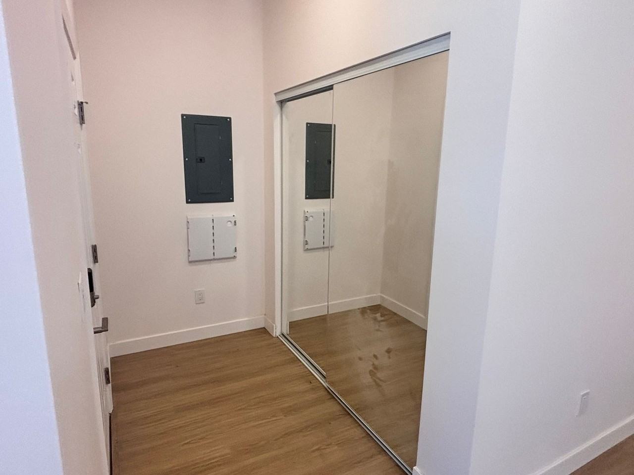 Newly Renovated Apartments | Pet Friendly | Gated Parking - Photo 4 of 9