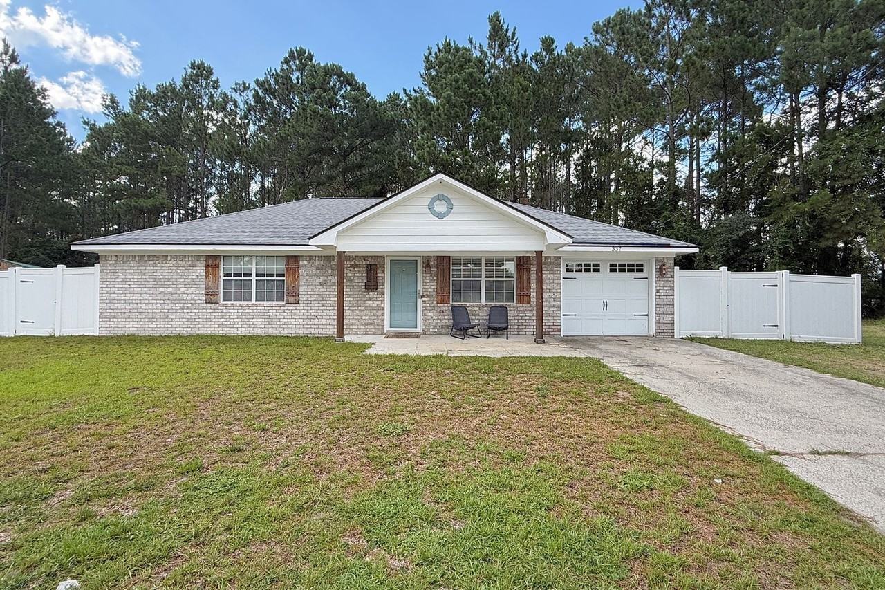337 Ne Sheila Dr