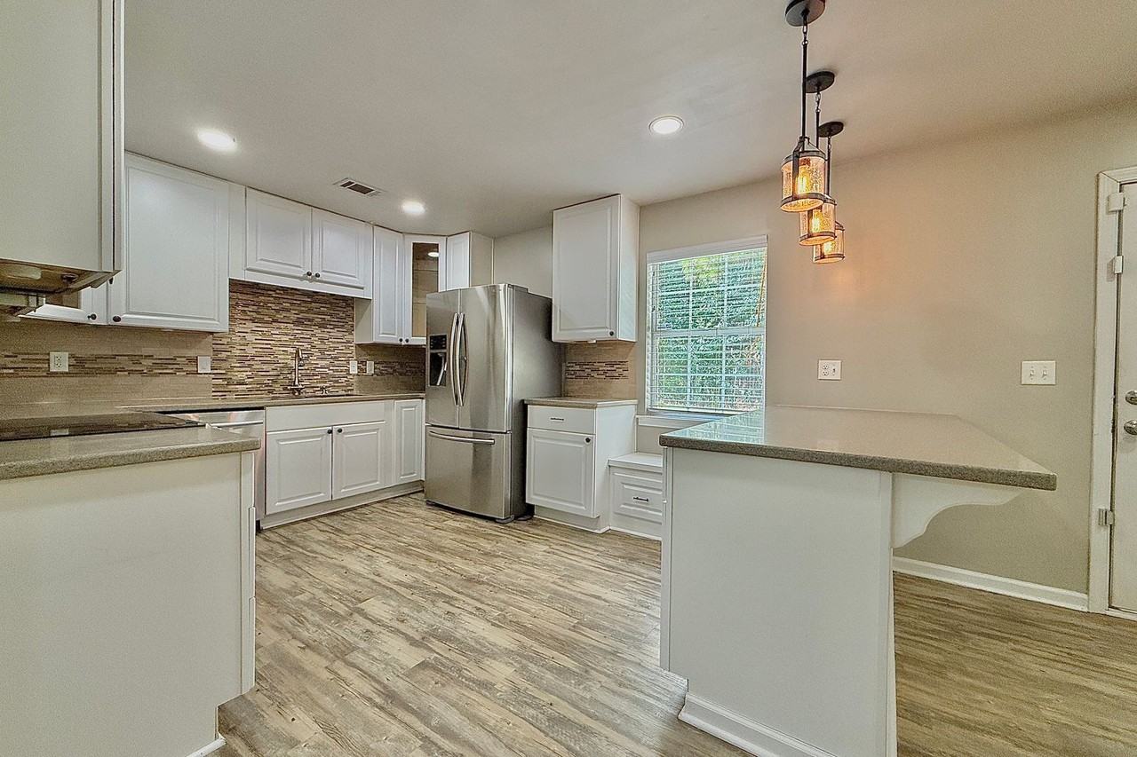 337 Ne Sheila Dr - Photo 5 of 38