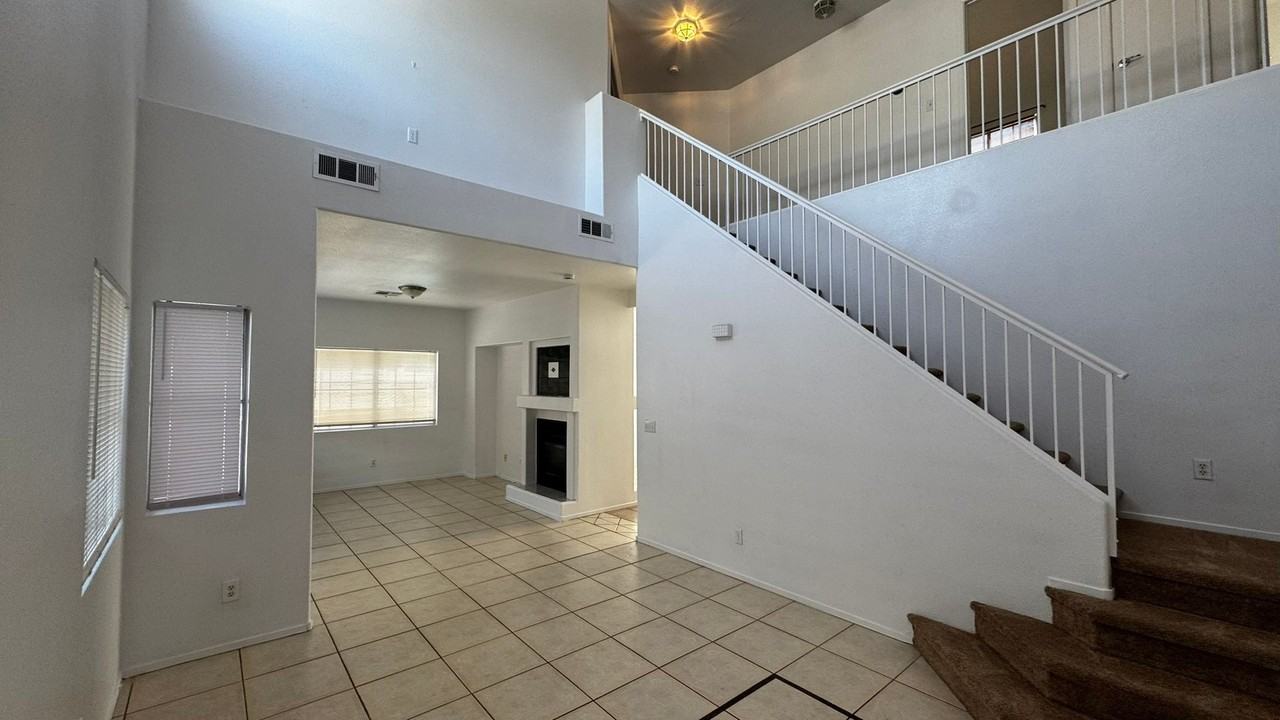 7290 Golden Star Ave - Photo 2 of 36