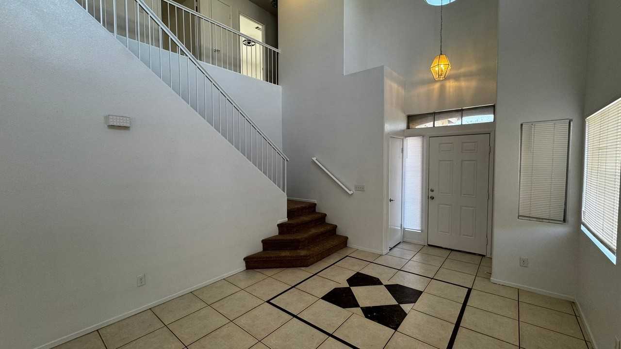 7290 Golden Star Ave - Photo 4 of 36