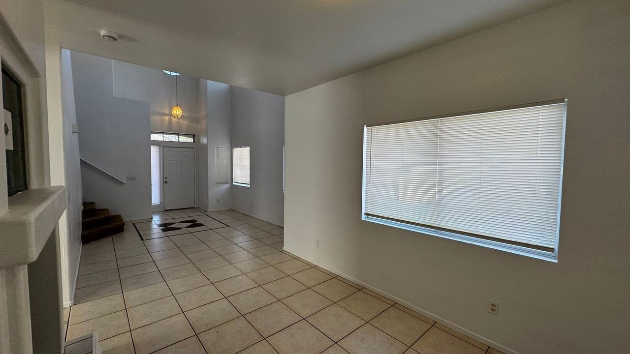 7290 Golden Star Ave - Photo 5 of 36