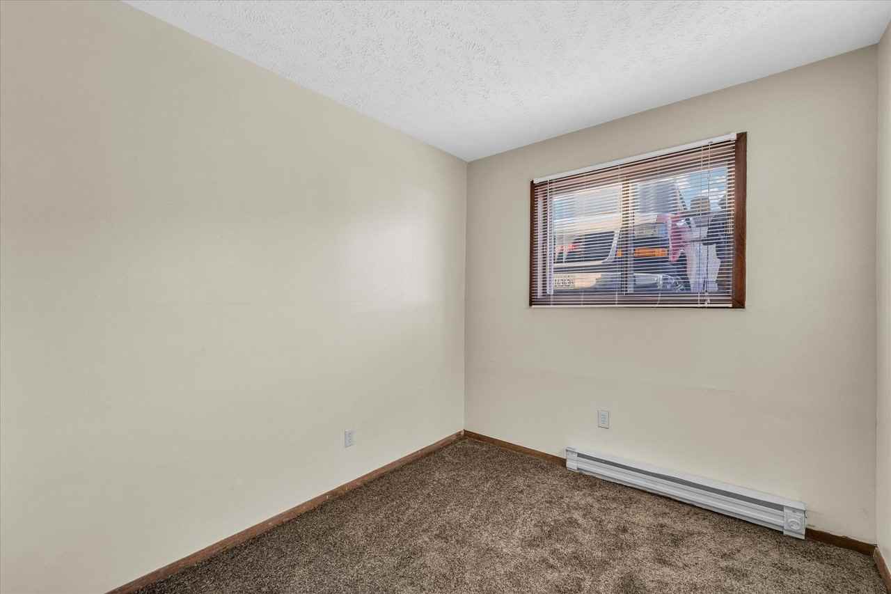 305 Prospect - Photo 4 of 13