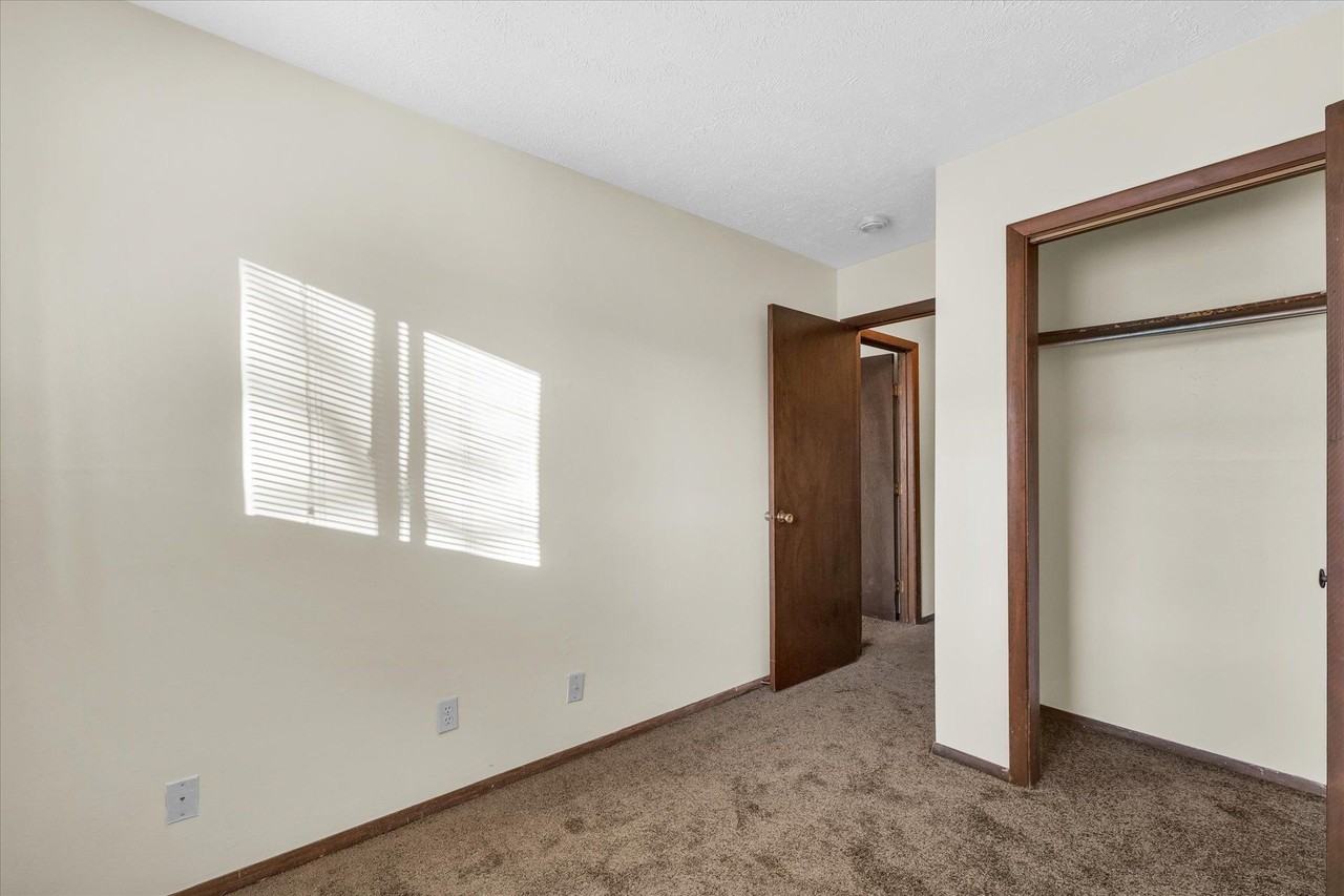 305 Prospect - Photo 5 of 13