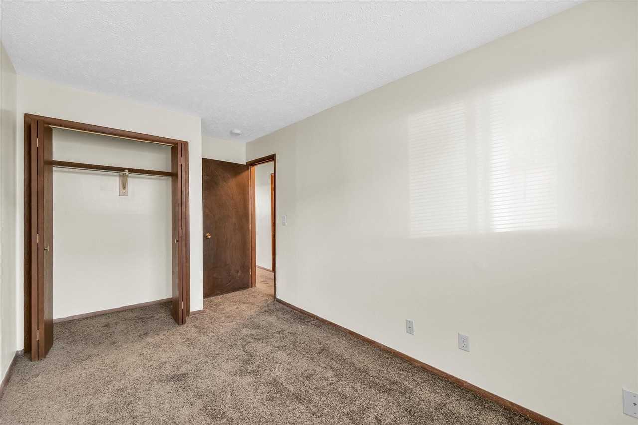 305 Prospect - Photo 6 of 13