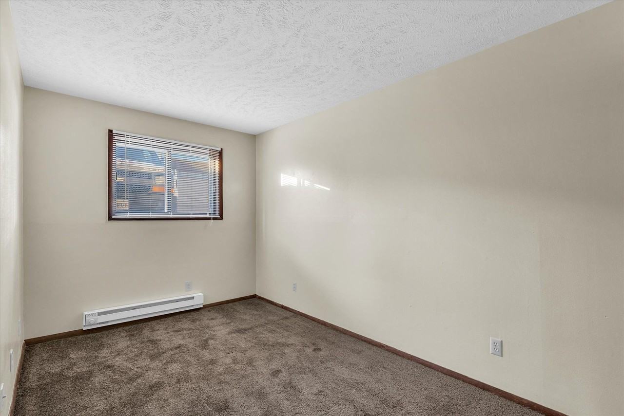 305 Prospect - Photo 7 of 13