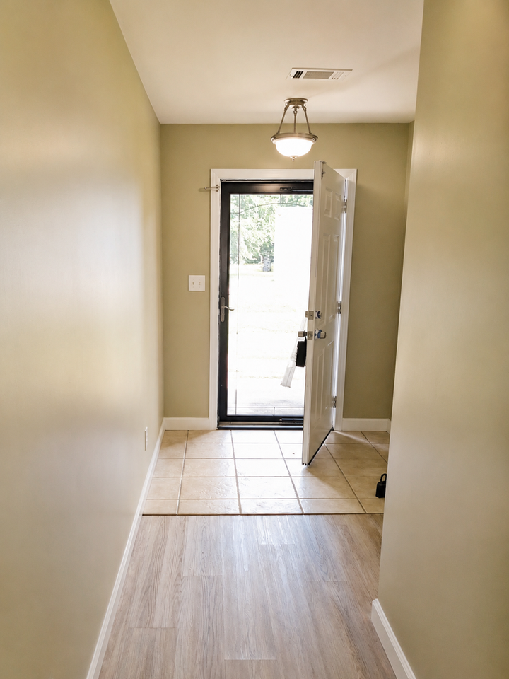 4717 Gregory Dr - Photo 2 of 14
