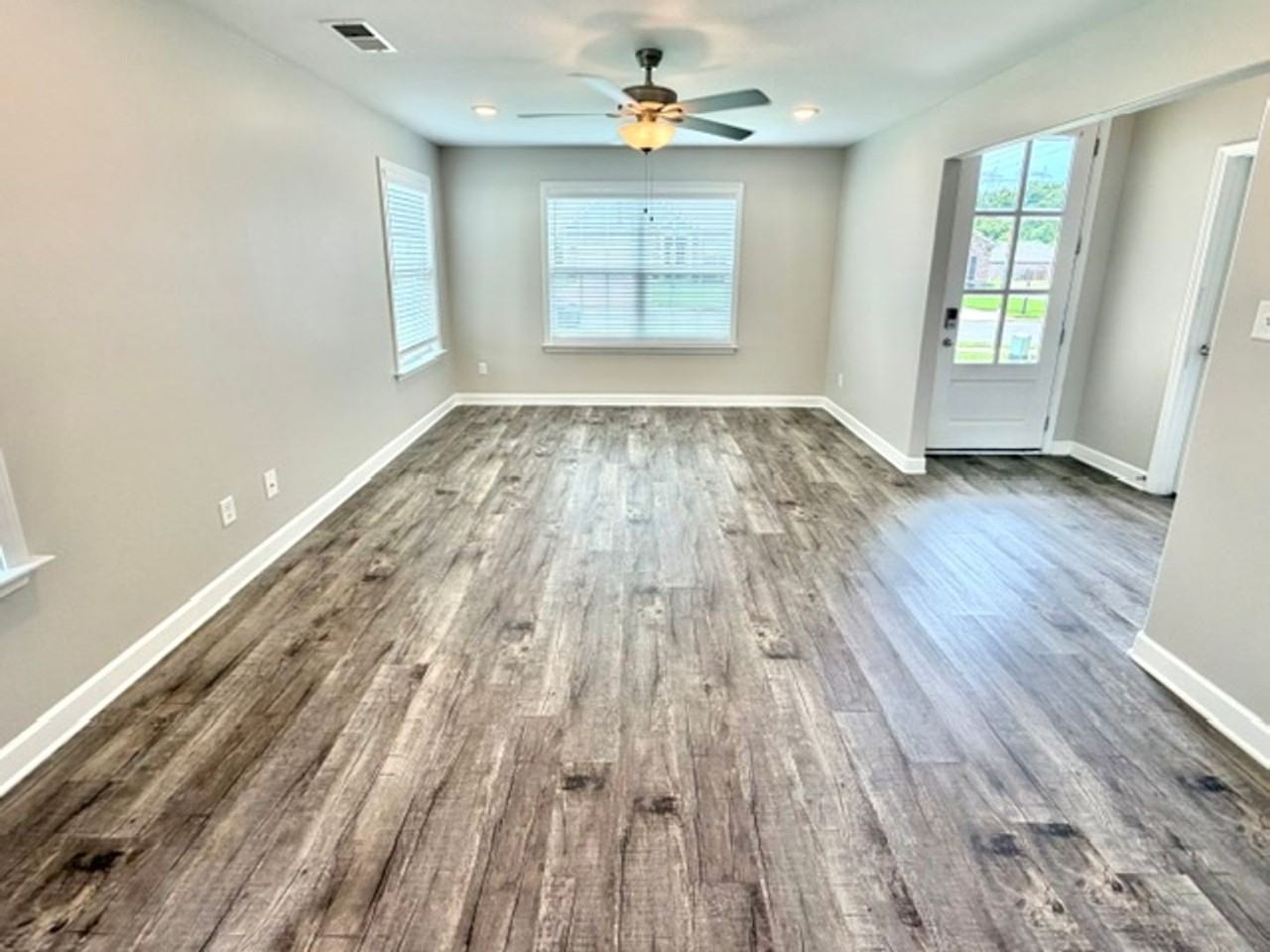 8914 Kimberly Dawn Dr - Photo 2 of 10