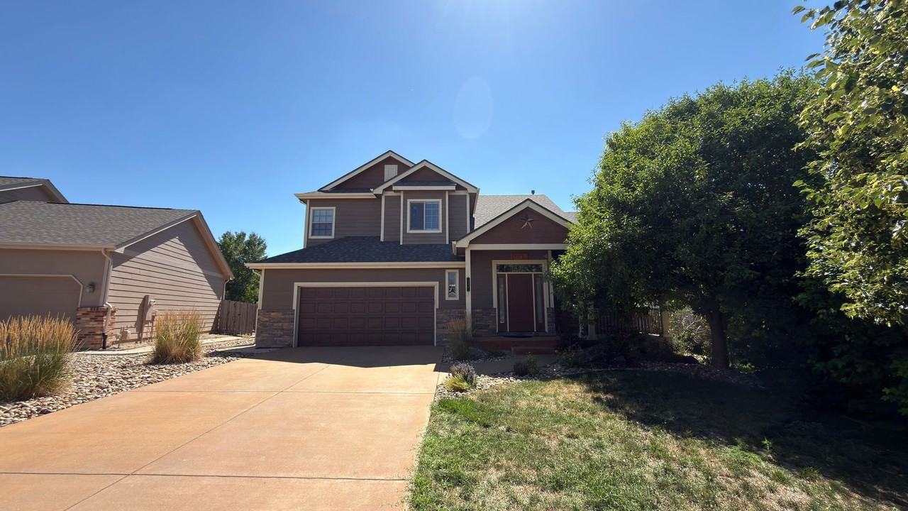 296 Sloan Dr - Photo 2 of 35