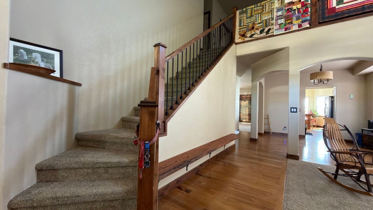 296 Sloan Dr - Photo 3 of 35