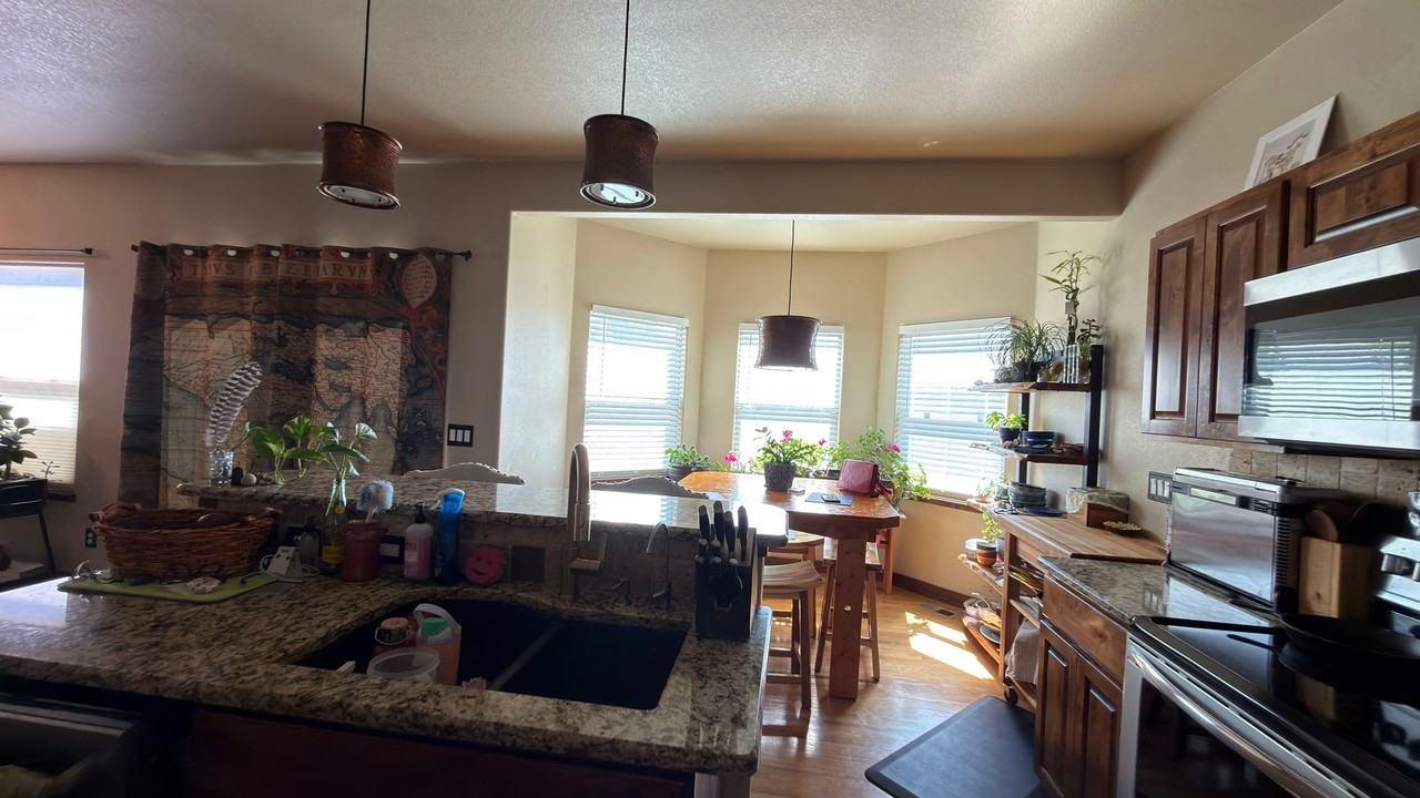 296 Sloan Dr - Photo 6 of 35