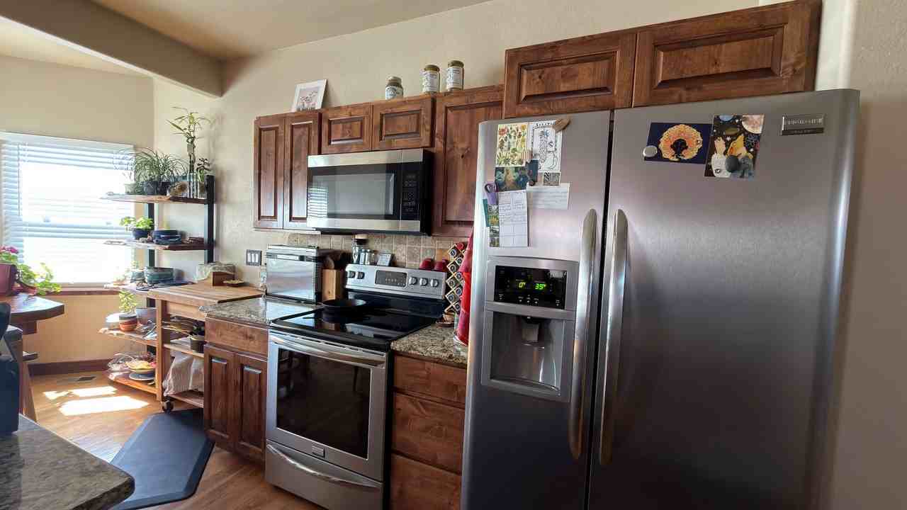 296 Sloan Dr - Photo 7 of 35