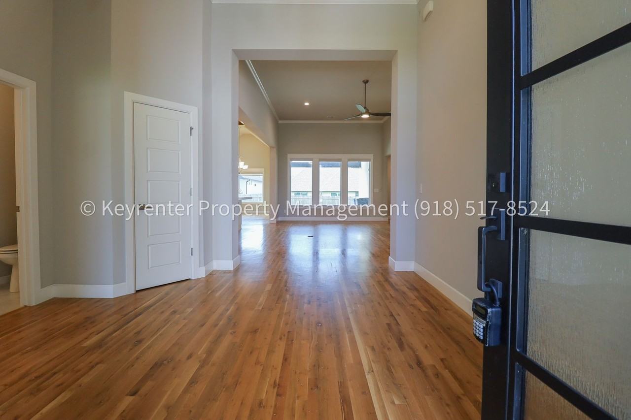 3809 W Union St - Photo 5 of 50