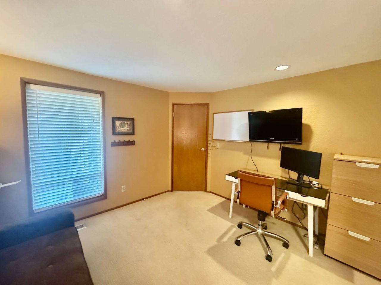 32205 8th Ave Sw - Photo 5 of 28