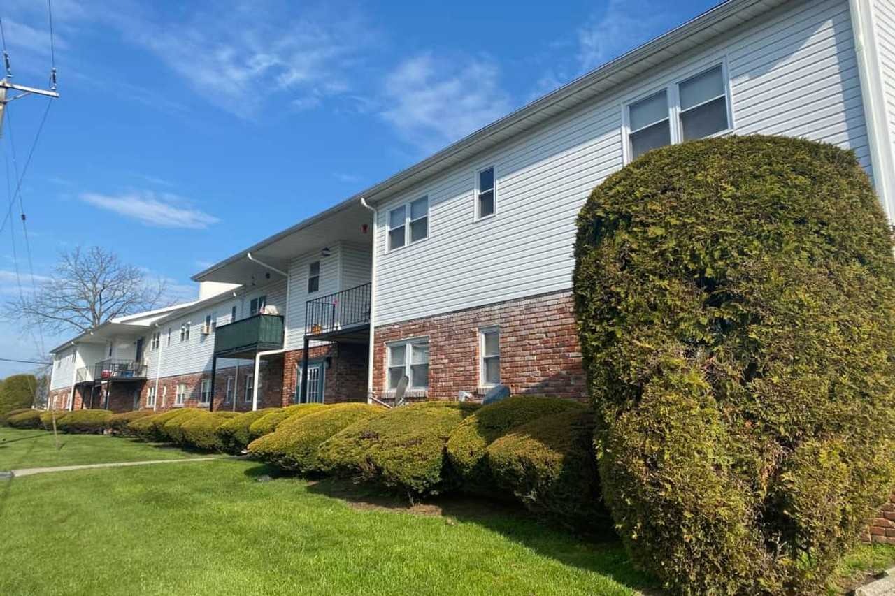 Topton Garden Apartments - Photo 2 of 7