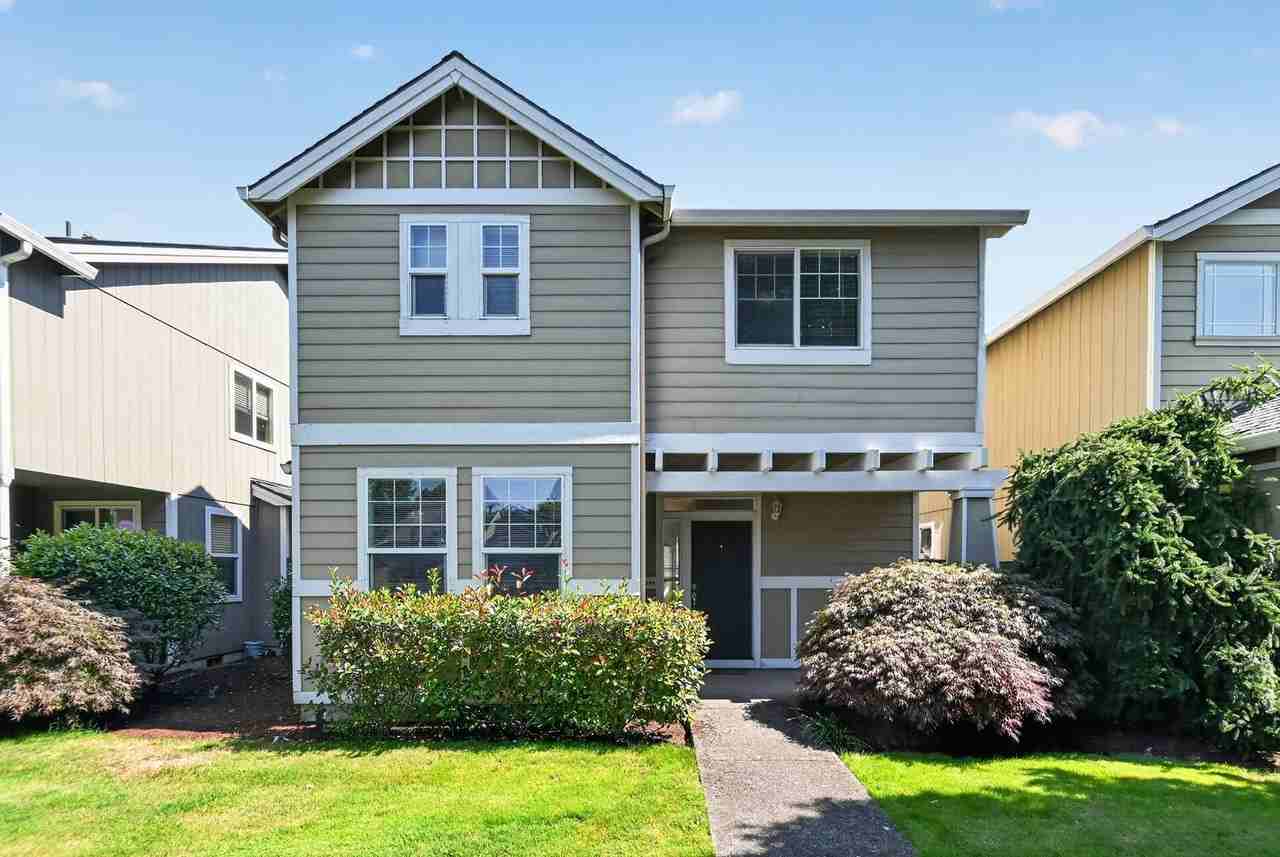 1506 Se Kobus Way - Photo 3 of 18