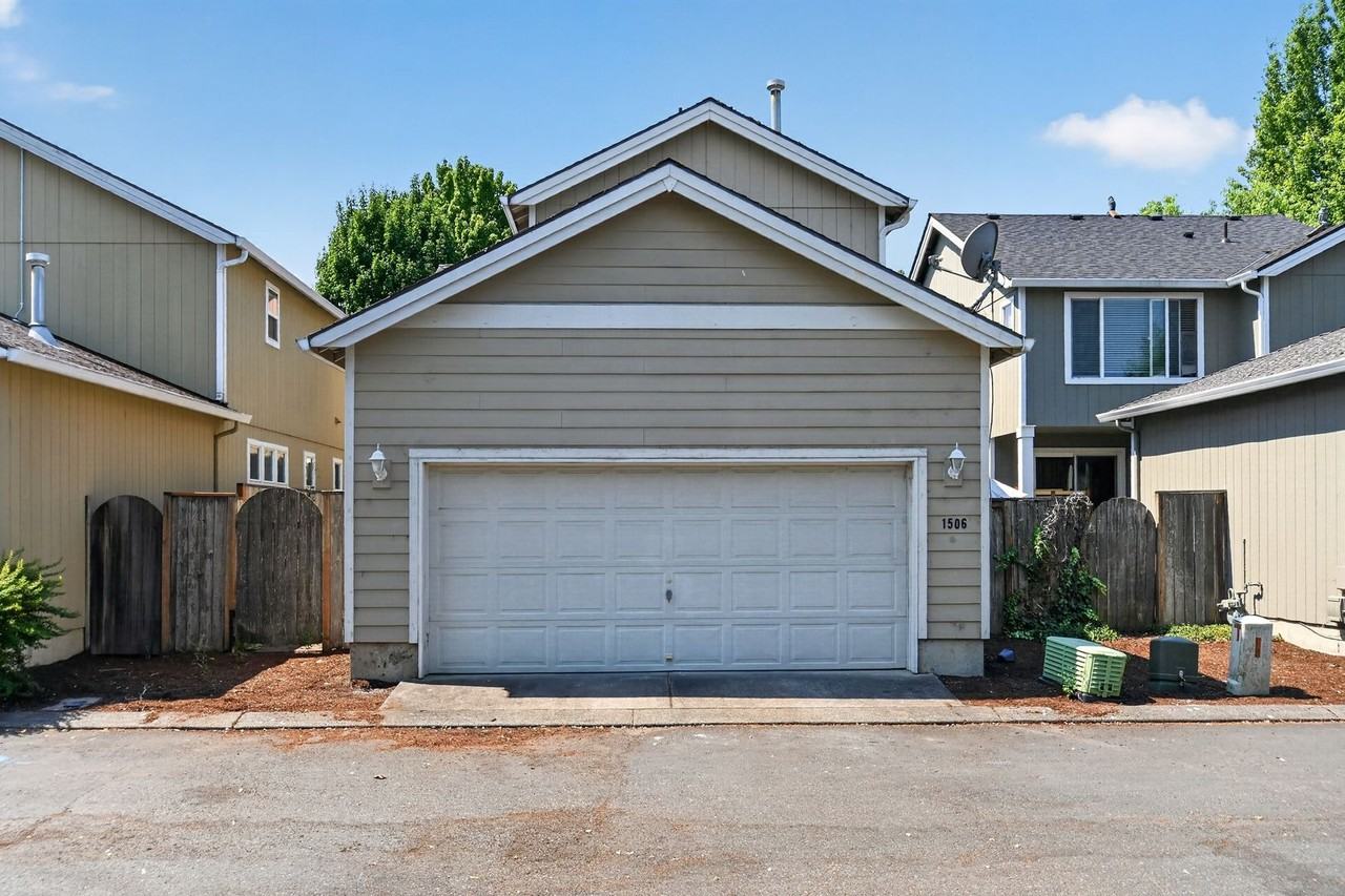 1506 Se Kobus Way - Photo 4 of 18