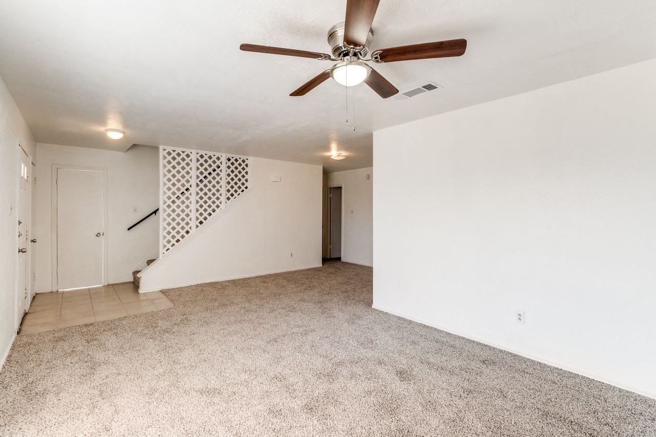 2321 Colonial - Photo 6 of 25