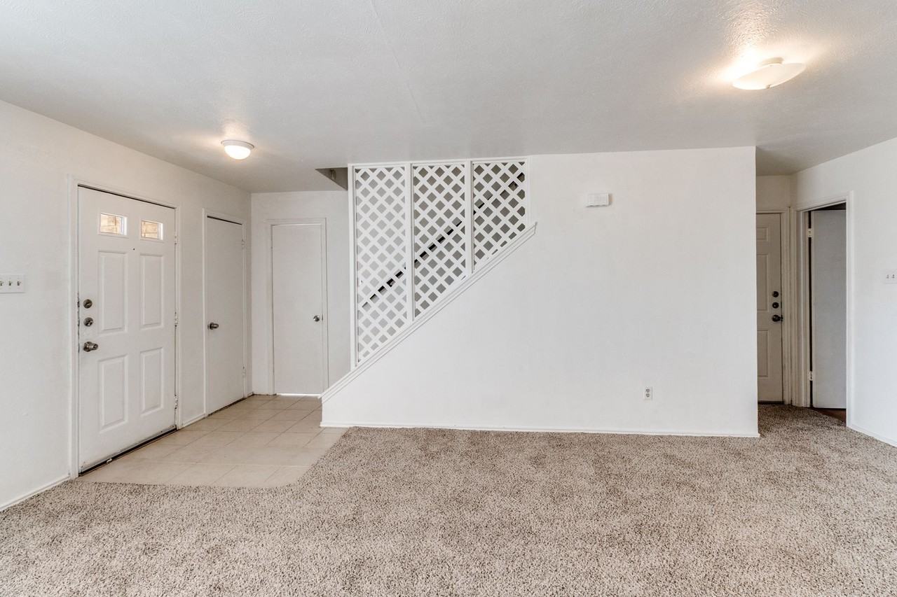 2321 Colonial - Photo 7 of 25