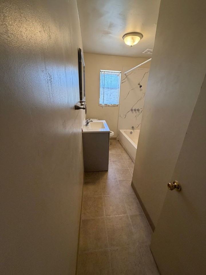 2735 Central Ave - Photo 4 of 13
