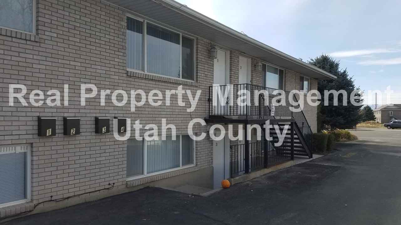 503 S State St #2 - Photo 2 of 4