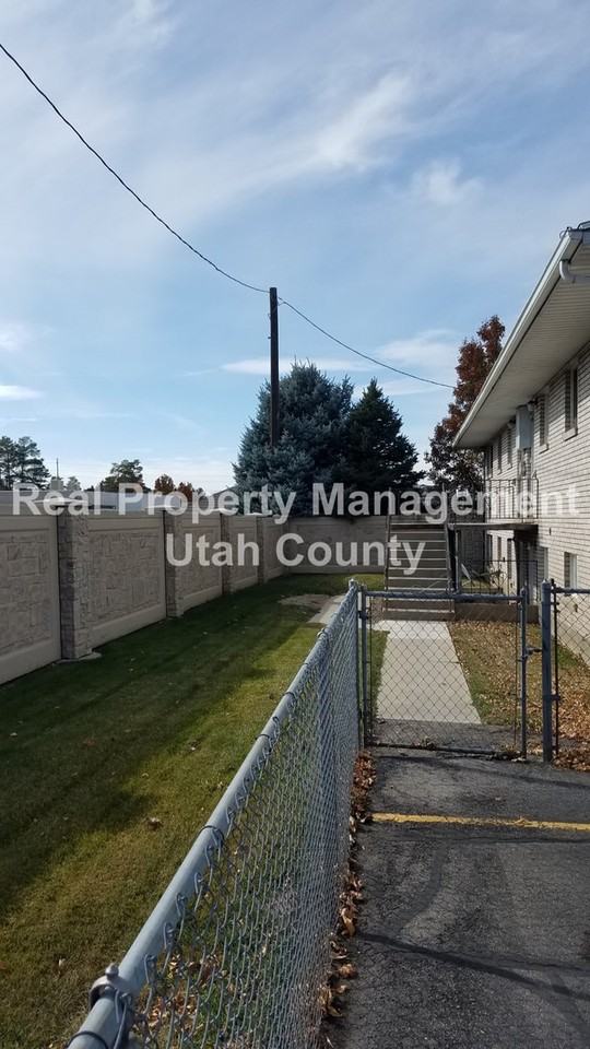 503 S State St #2 - Photo 3 of 4