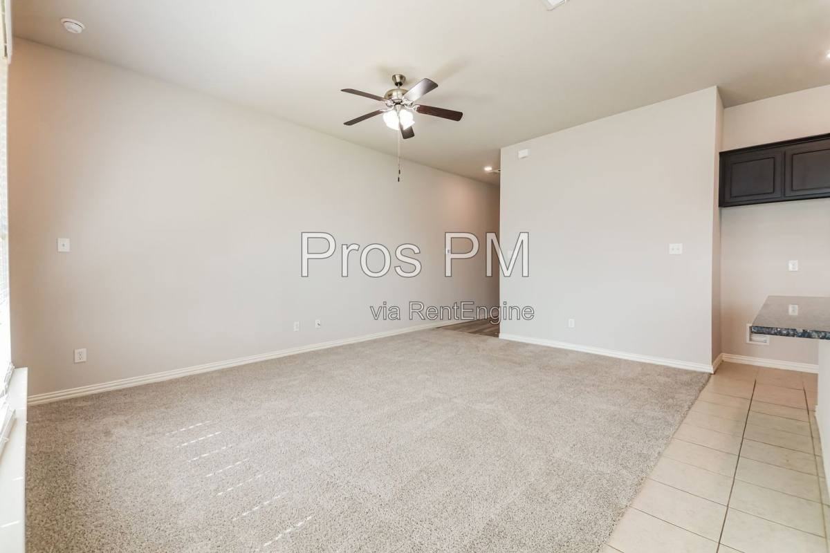 1120 Salem Dr - Photo 6 of 10