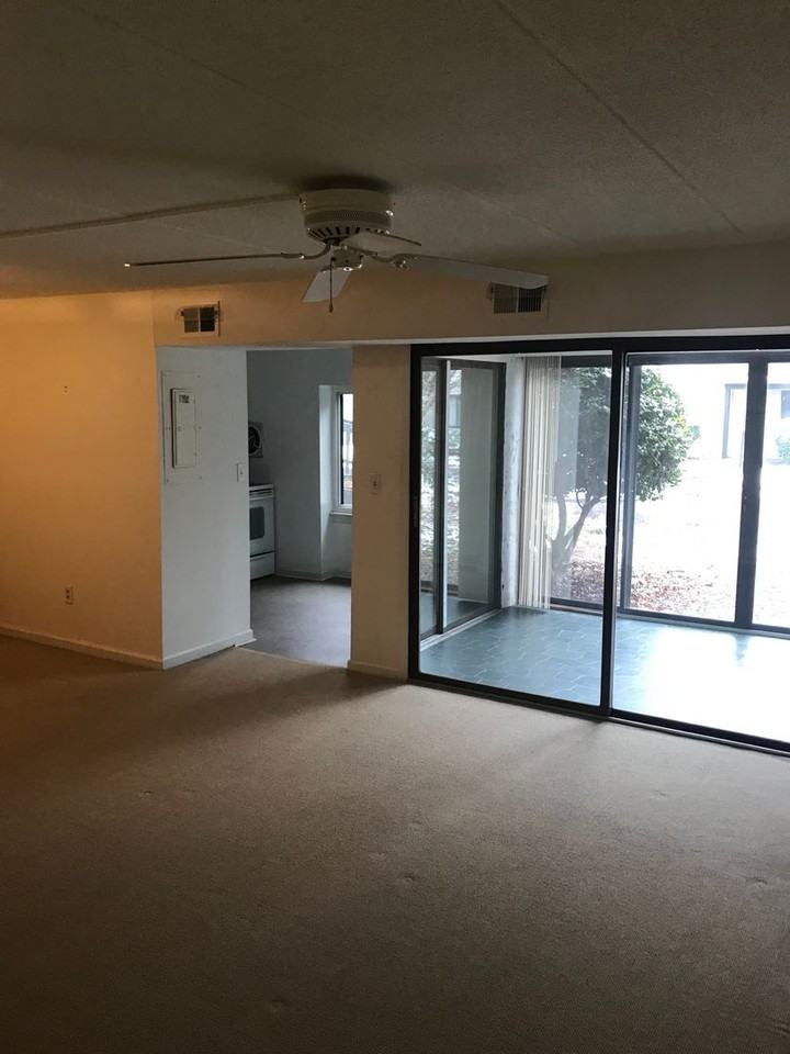 37 Spring Ct - Photo 5 of 23