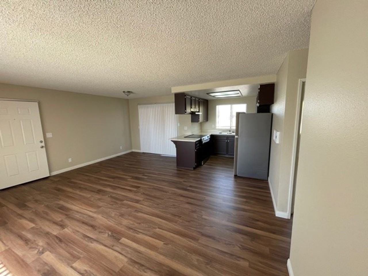 140 Cedar Ave - Photo 6 of 14