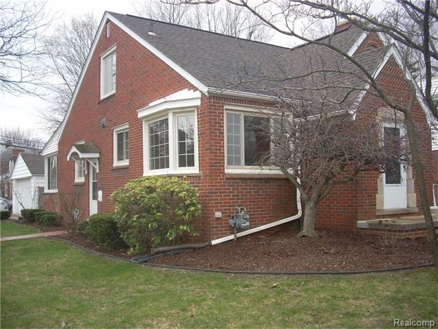 23901 Rockford St - Photo 2 of 24