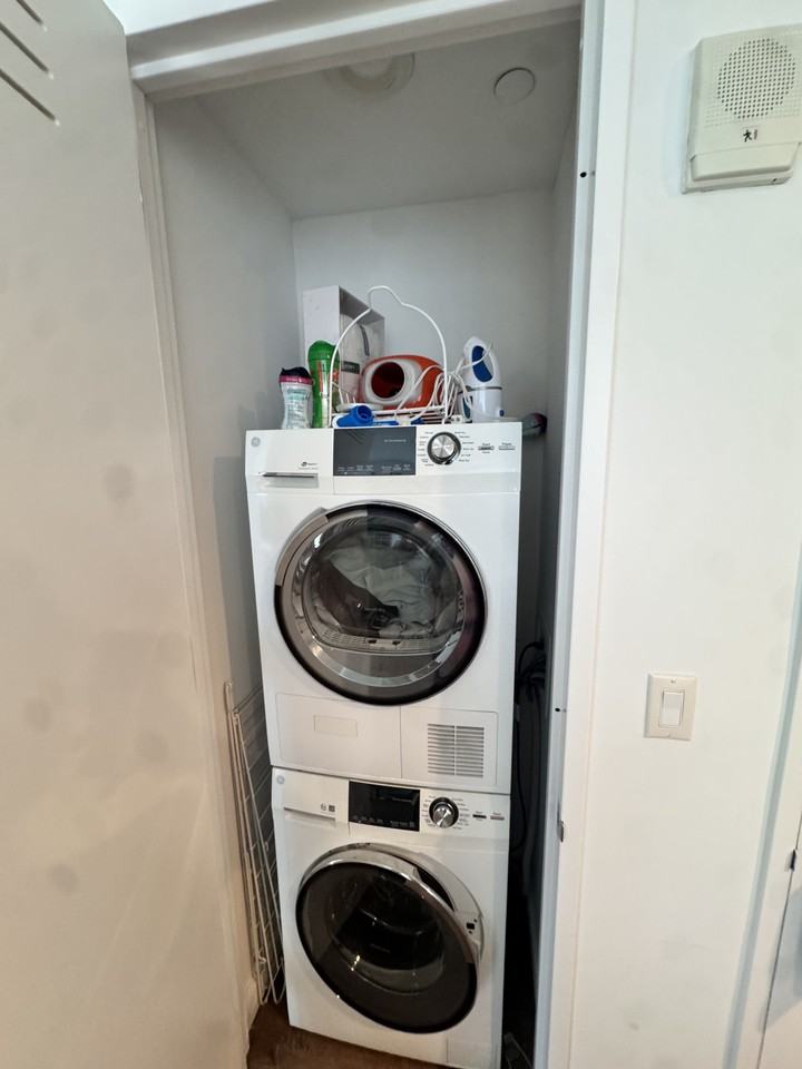 22-44 Jackson Avenue #621 - Photo 5 of 20