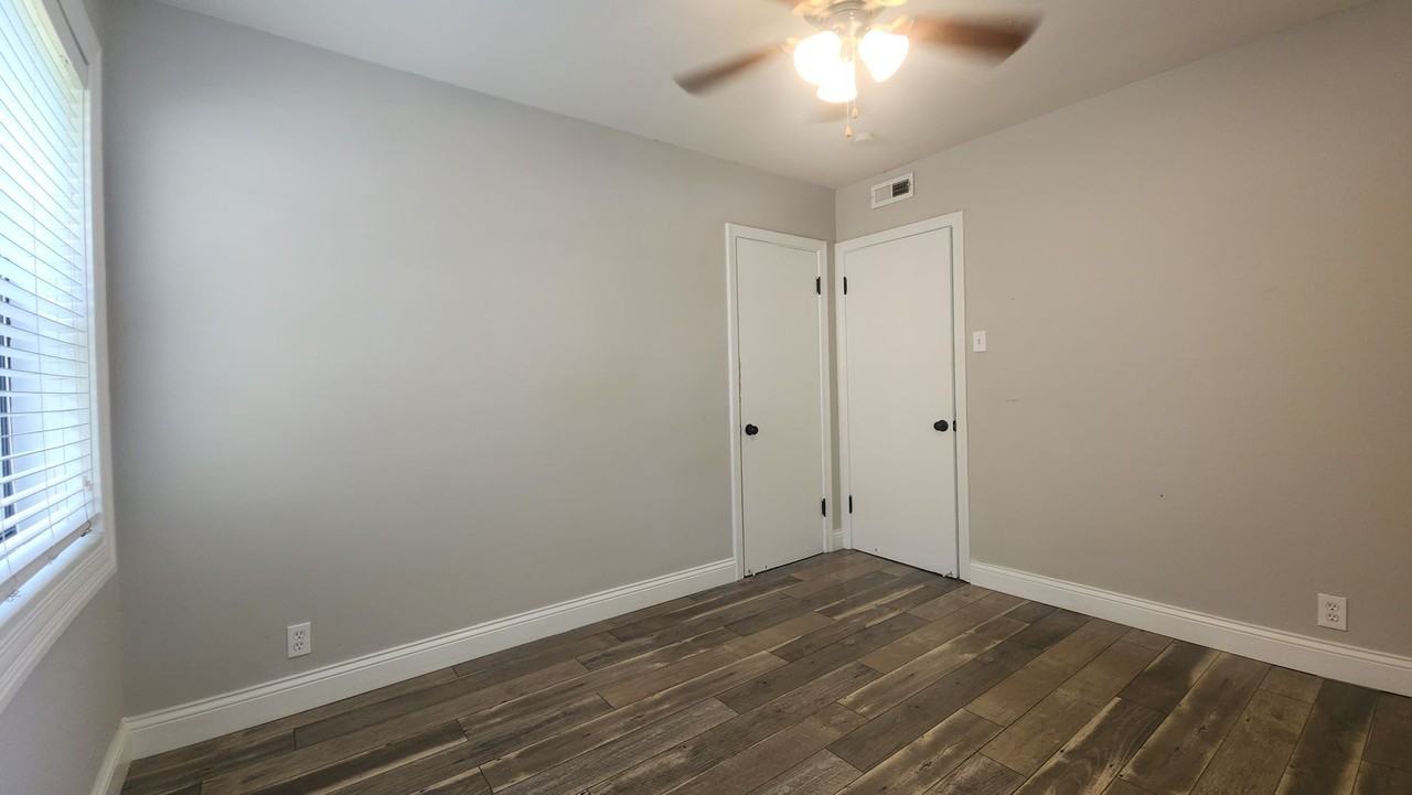 5878 Nottingham - Photo 6 of 12
